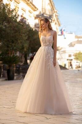 Wei&szlig;e Rose - Hochzeitsmoden - Brautmode Bild  11