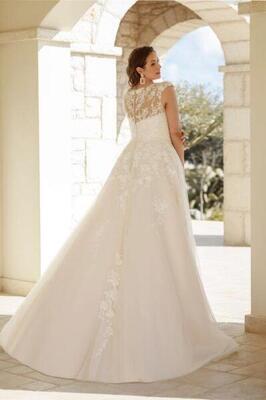 Wei&szlig;e Rose - Hochzeitsmoden - Brautmode Bild  26