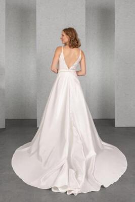 Wei&szlig;e Rose - Hochzeitsmoden - Brautmode Bild  32