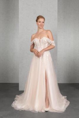 Wei&szlig;e Rose - Hochzeitsmoden - Brautmode Bild  33